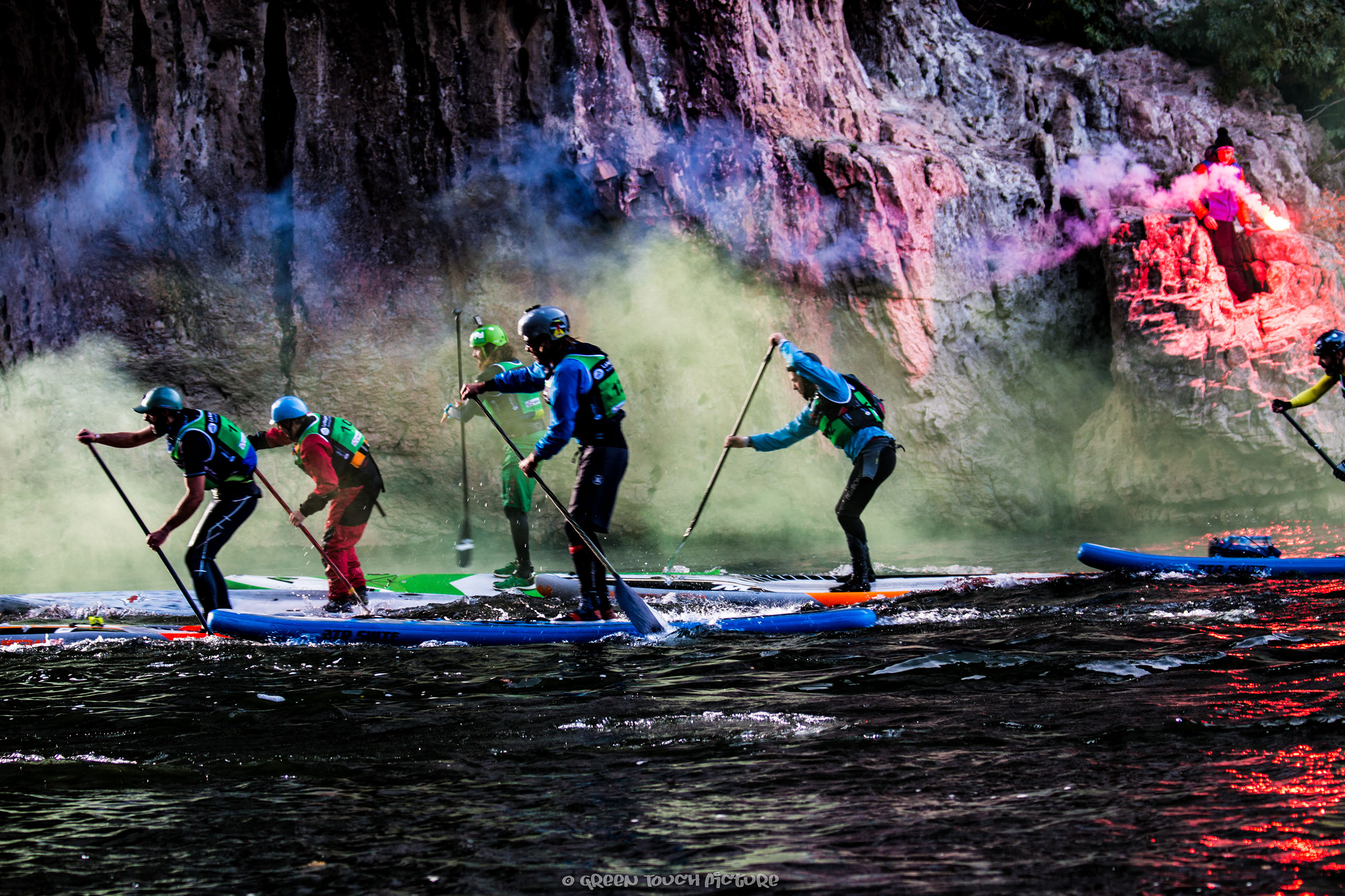 SUP, Race, River, Stand Up paddle, River Race, Ardèche, Marathon de l'Ardèche, Vallon-pont-d'Arc, Start, © Green Touch Picutre / Theodore Heitz 